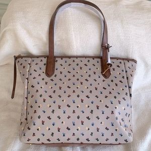 Fossil multi color heart light tan tote bag. New!